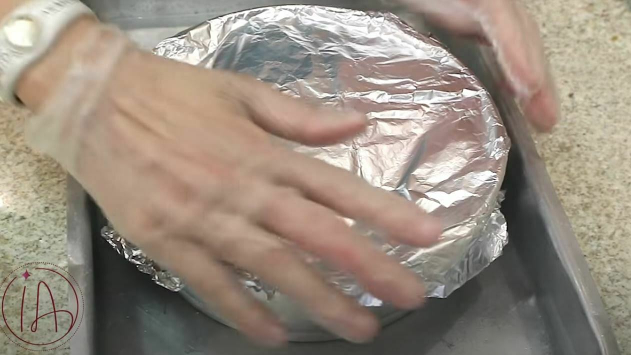 Cover with pudding with aluminum foil;