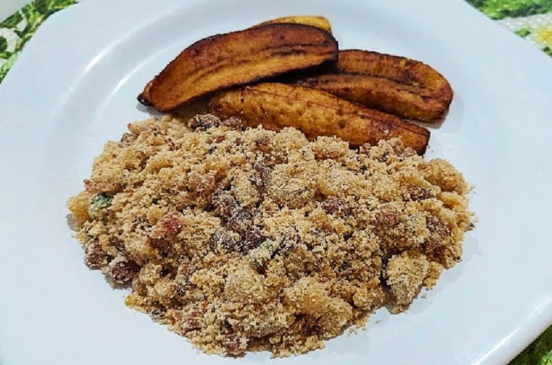 Banana farofa with bacon