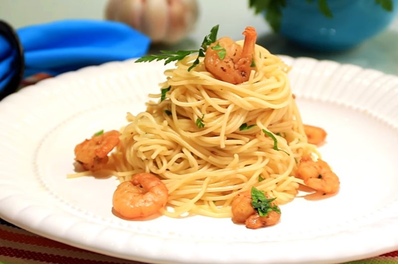 Spaghetti with Shrimp in Garlic and Oil