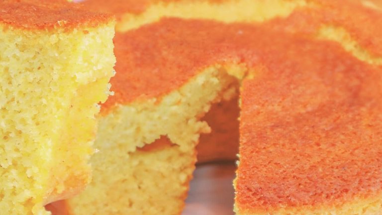 Cornmeal cake in blender