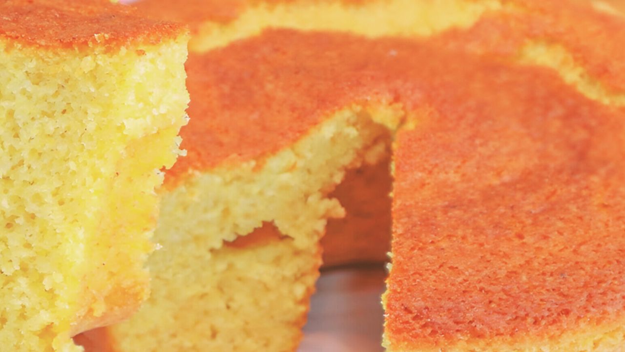 Cornmeal cake in blender