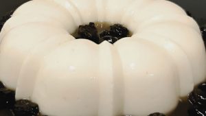 White custard pudding