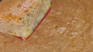 A banana and cinnamon cake