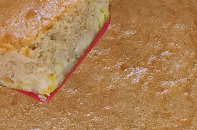 A banana and cinnamon cake