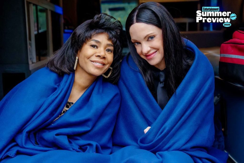 Regina Hall and Anna Faris reunite behind the scenes of 'Scary Movie 6'