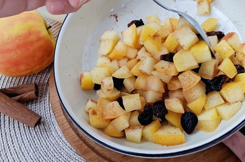Cooked Apple With Raisins