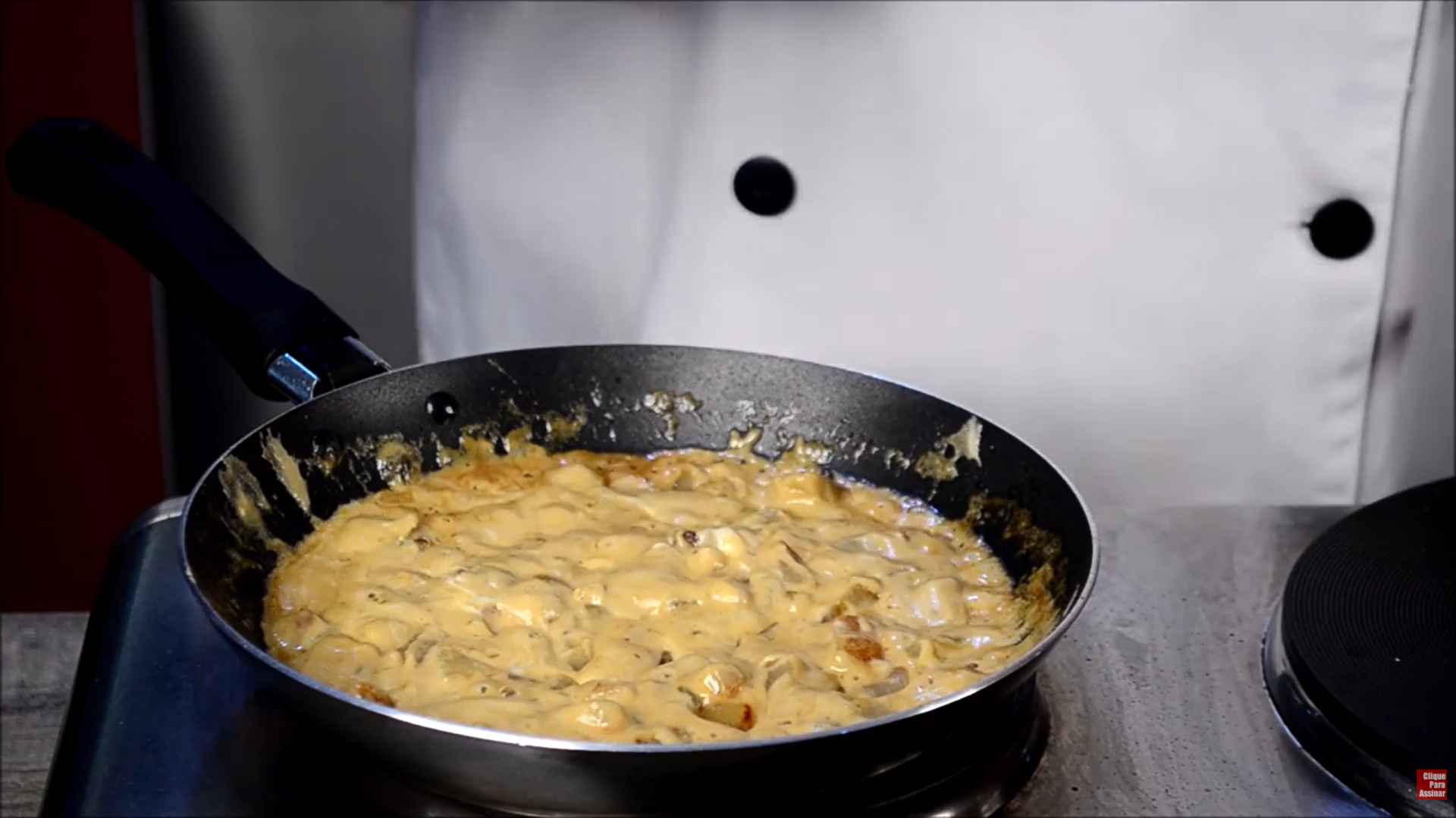 making-pear-with-gorgonzola-and-walnut-pate