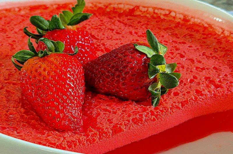 Sugar-Free Creamy Strawberry Gelatin