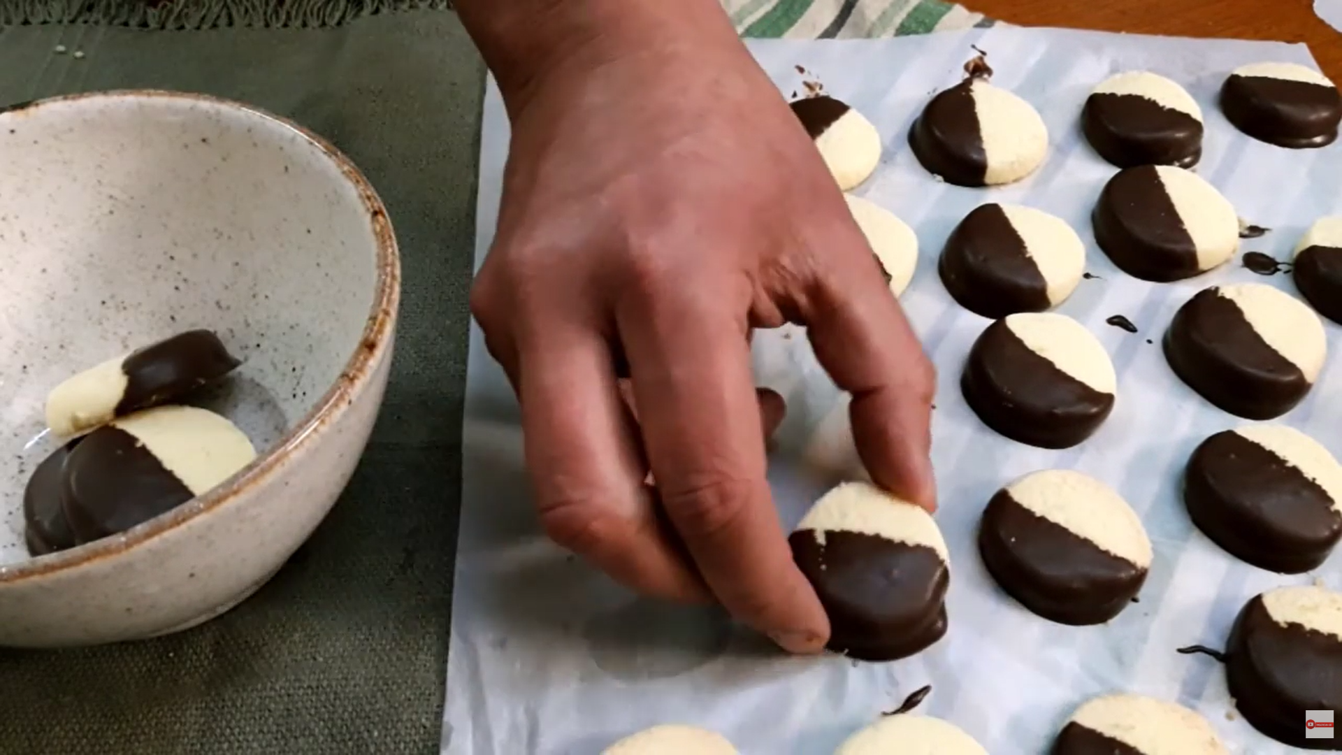chocolate-butter-cookie
