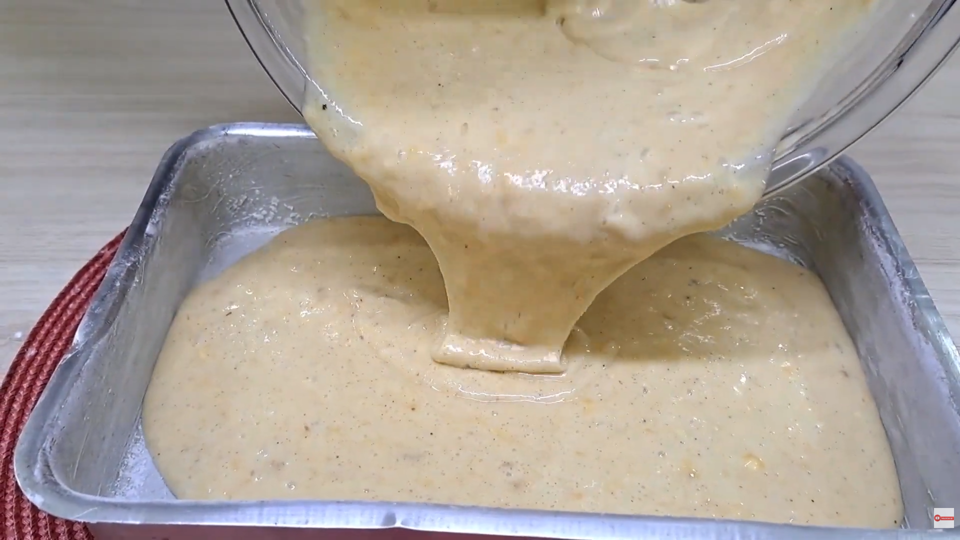 making-banana-cake