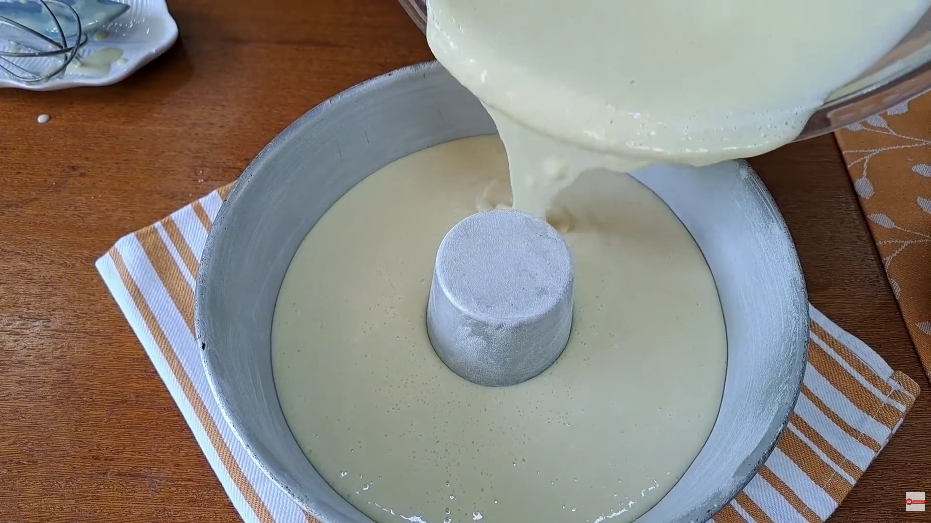 making-condensed-milk-cake