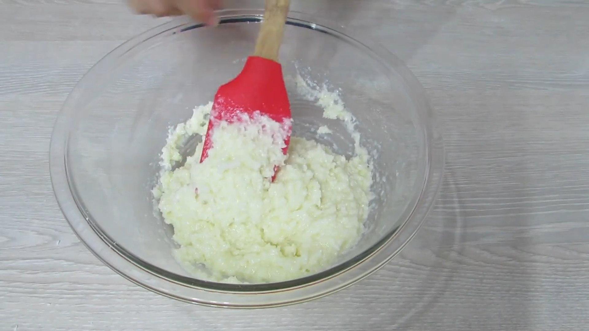 making-coconut-balls
